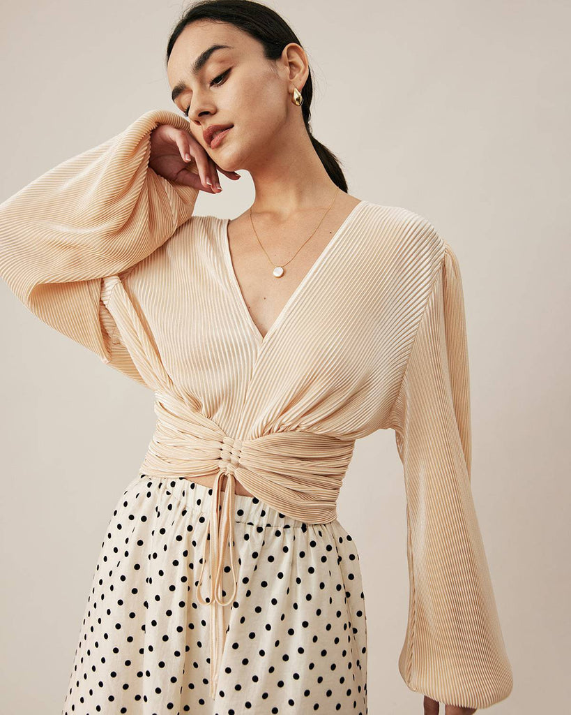 Essential Guides to Wear Blouses in Different Seasons