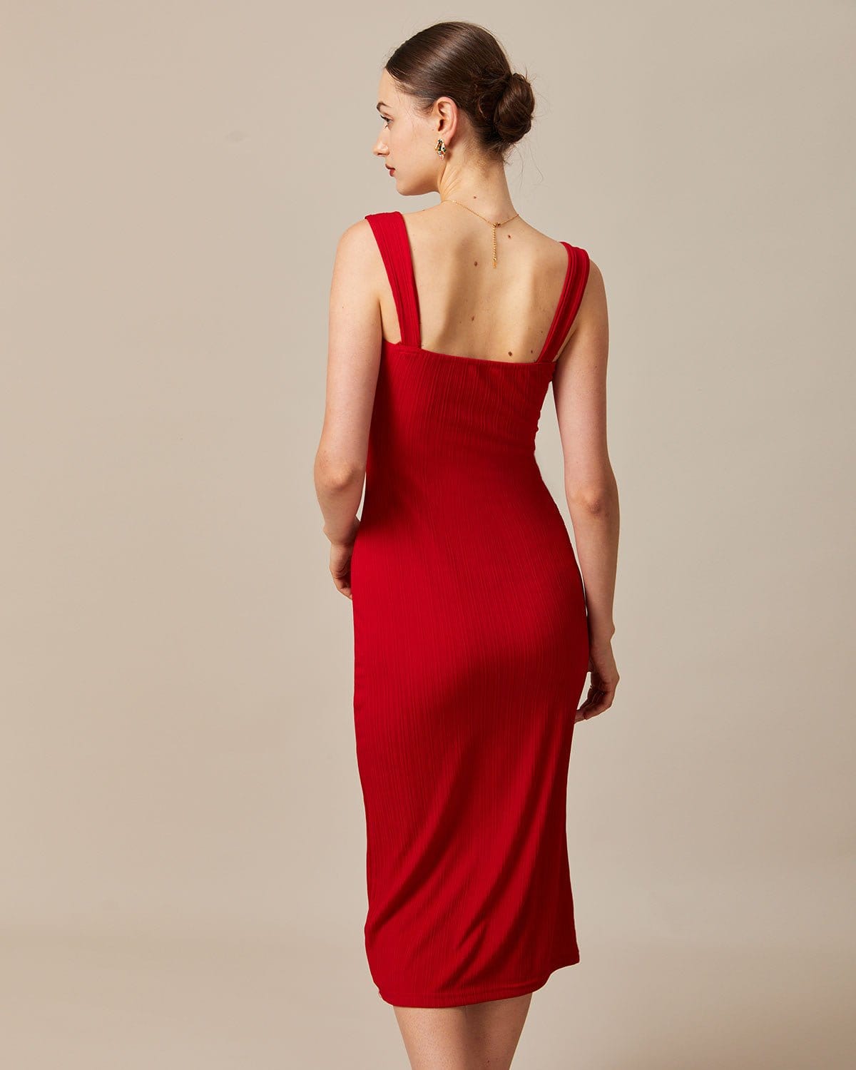 https://www.rihoas.com/cdn/shop/products/the-red-square-neck-ribbed-midi-dress-dresses-ovsvye-632371.jpg?v=1698112464